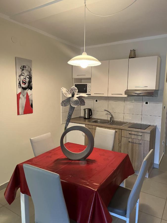 Apartmani Ivica Krk Town Zewnętrze zdjęcie