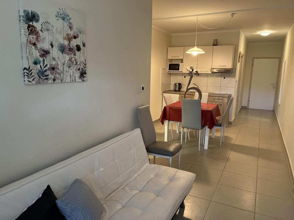 Apartmani Ivica Krk Town Zewnętrze zdjęcie